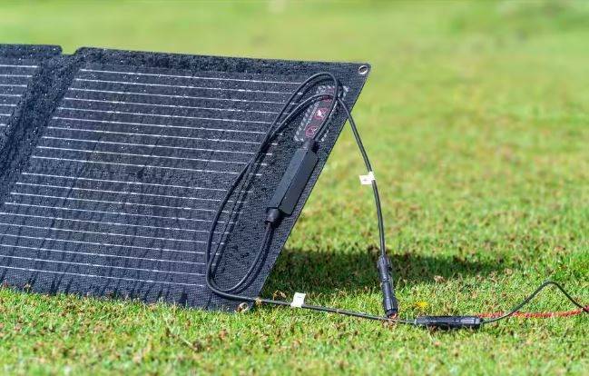 EcoFlow 110-Watt Portable Solar Panel, Foldable Solar Charger Chainable for Power Station Generator, Waterproof for Outdoors EcoFlow 110-Watt Portable Solar Panel