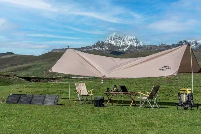 EcoFlow 110-Watt Portable Solar Panel, Foldable Solar Charger Chainable for Power Station Generator, Waterproof for Outdoors Foldable Solar Charger Chainable for Power Station Generator